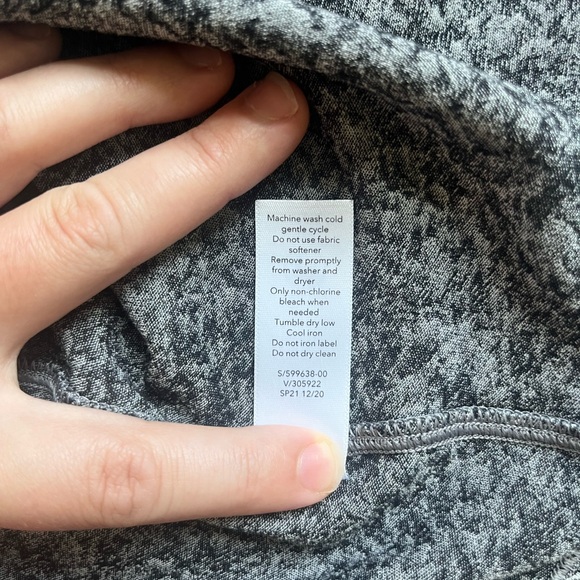 Athleta Shanti High-Neck Crop - M - Picture 6 of 6